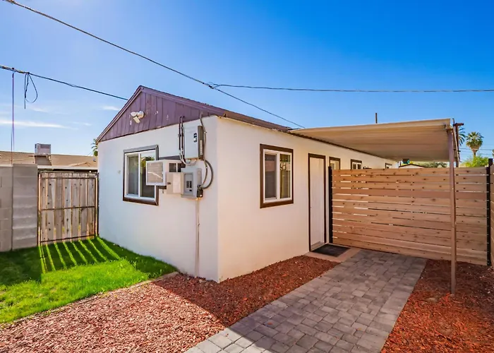 Private 1br Peaceful Urban Holiday home Phoenix