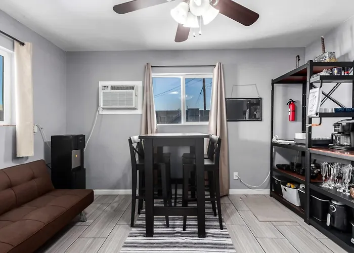 Private 1br Peaceful Urban Holiday home