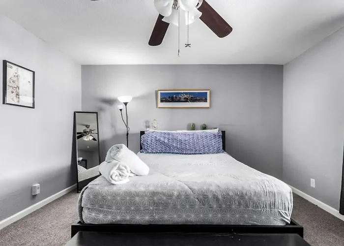 Private 1br Peaceful Urban Holiday home Phoenix